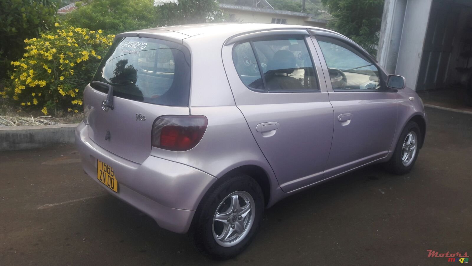 2000' Toyota Vitz photo #3