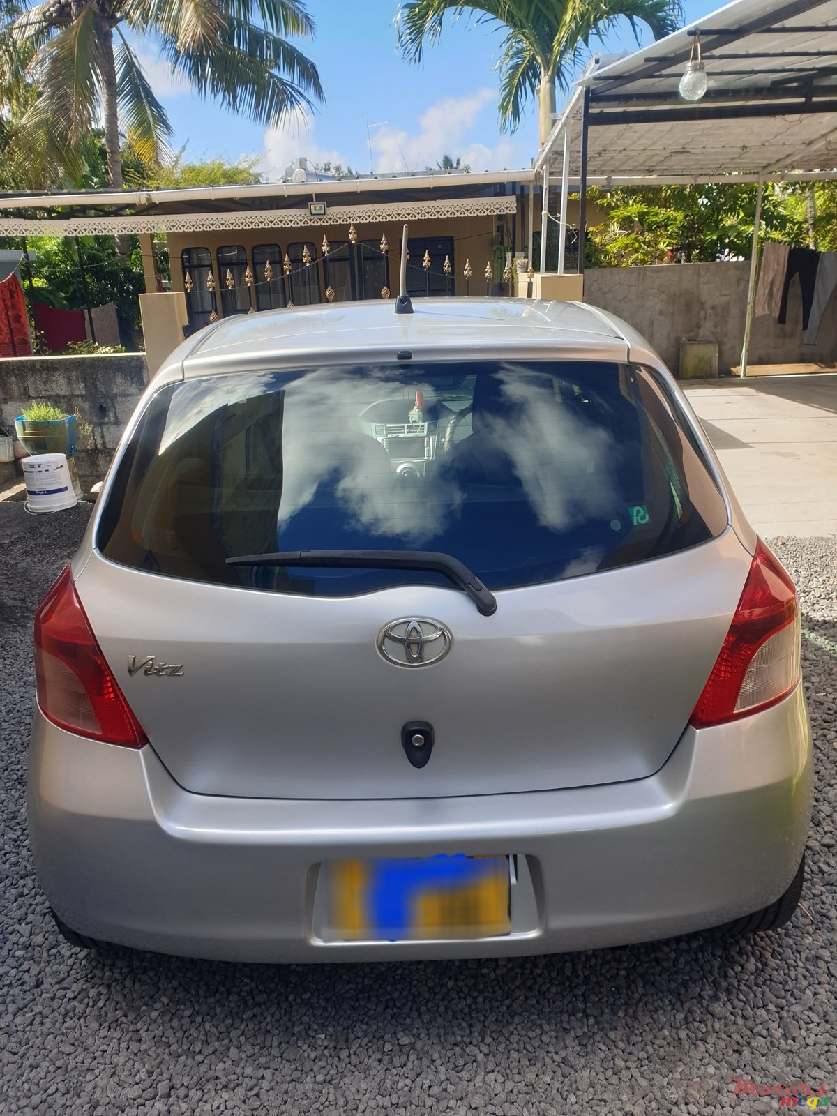 2006' Toyota Vitz photo #2