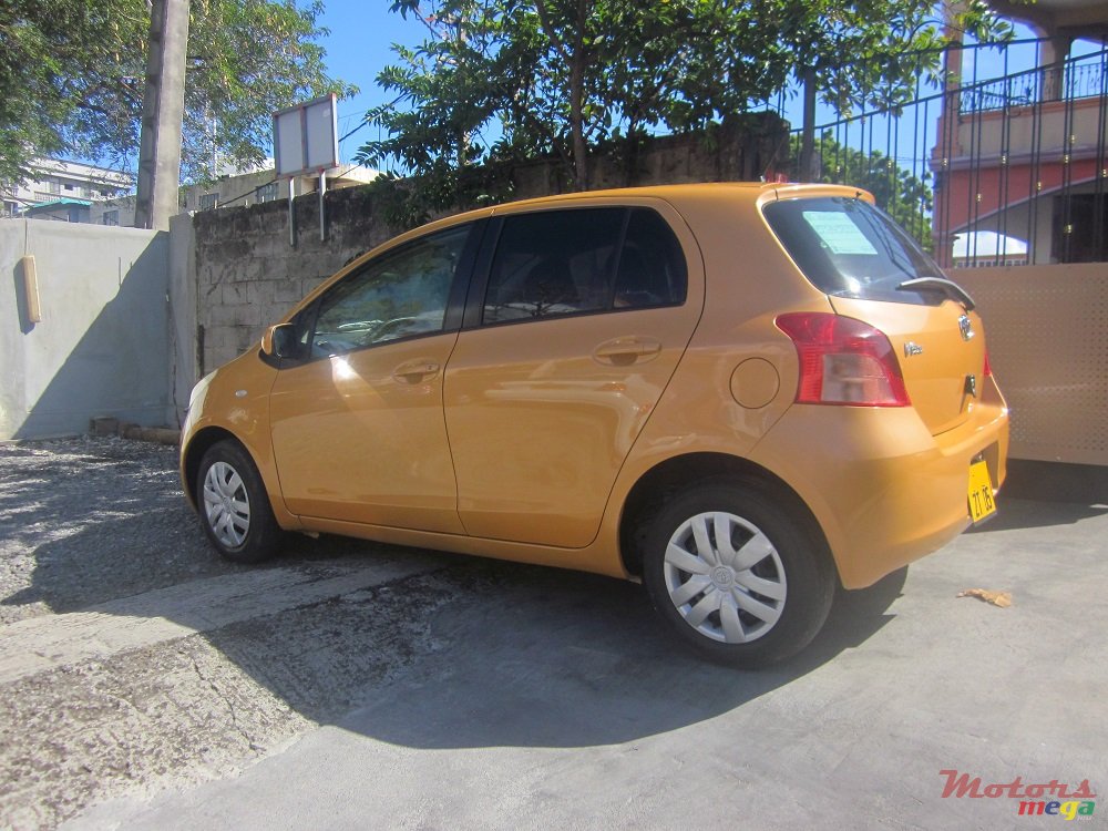 2005' Toyota Vitz 1300cc photo #4