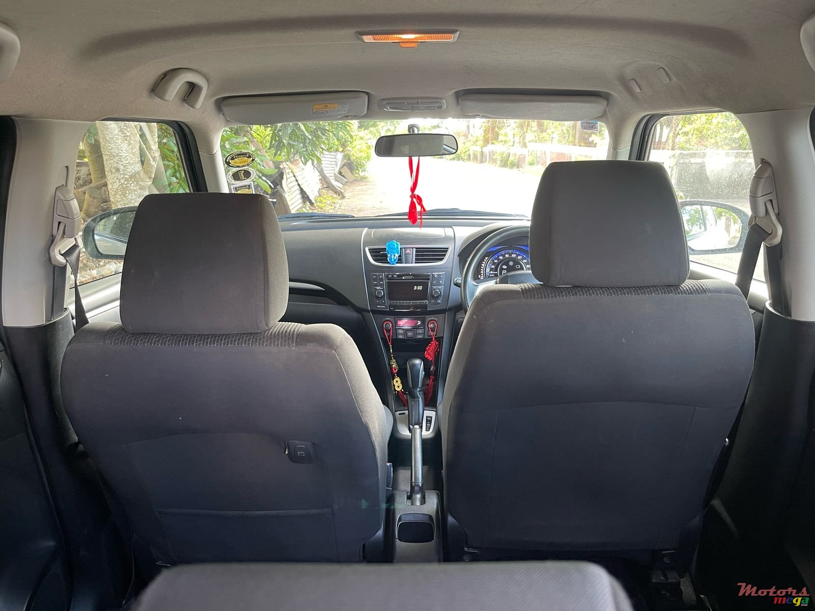 2014' Suzuki Swift photo #5