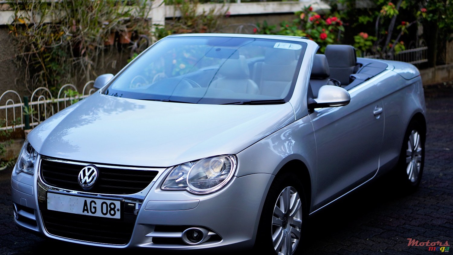 2008' Volkswagen Eos photo #1