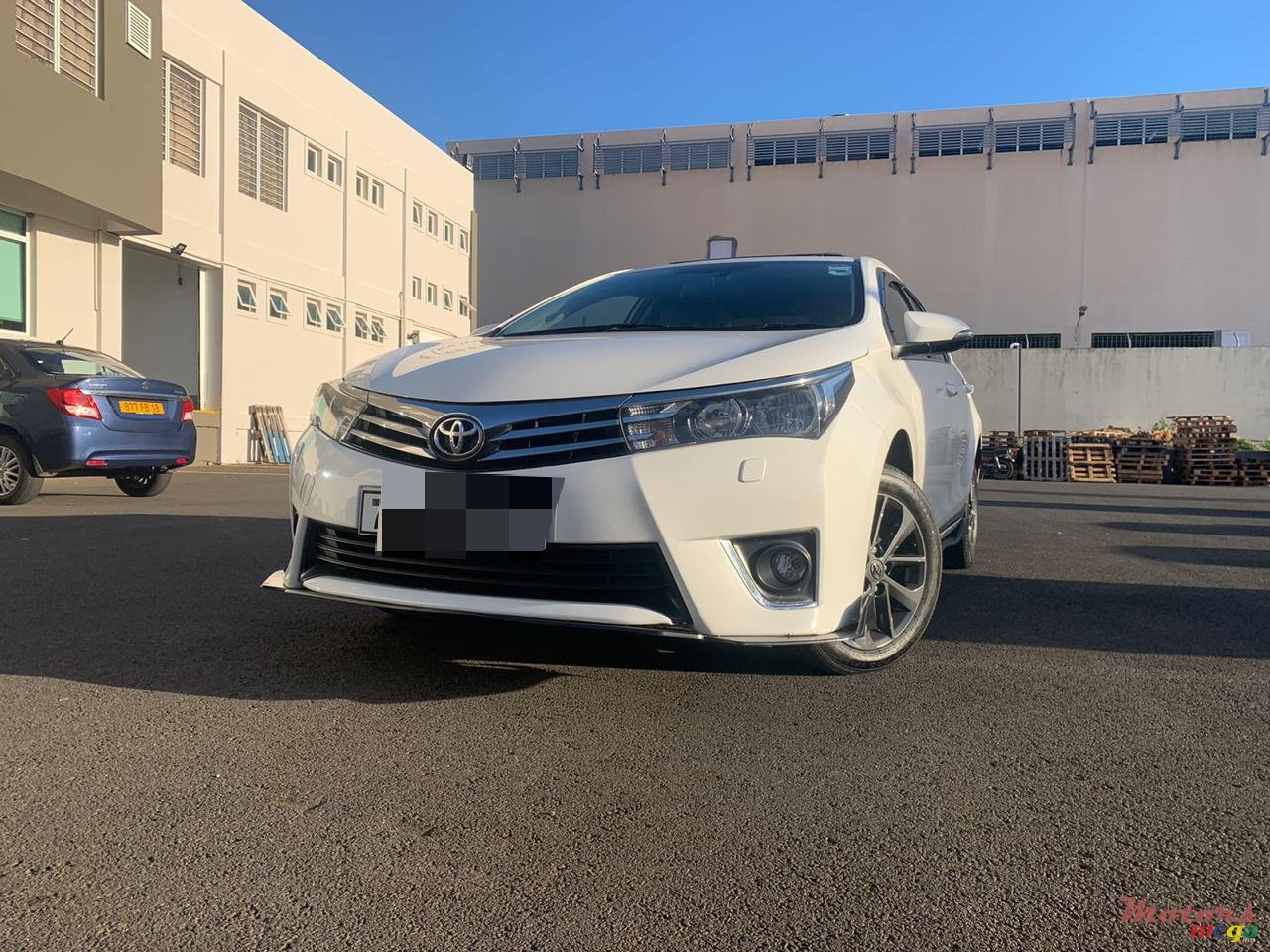 2015' Toyota Corolla Alloy wheel photo #1