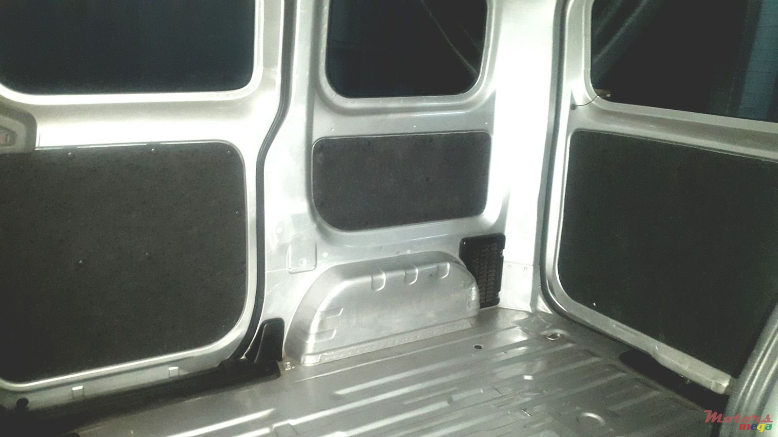 2011' Nissan NV Nv200 photo #4