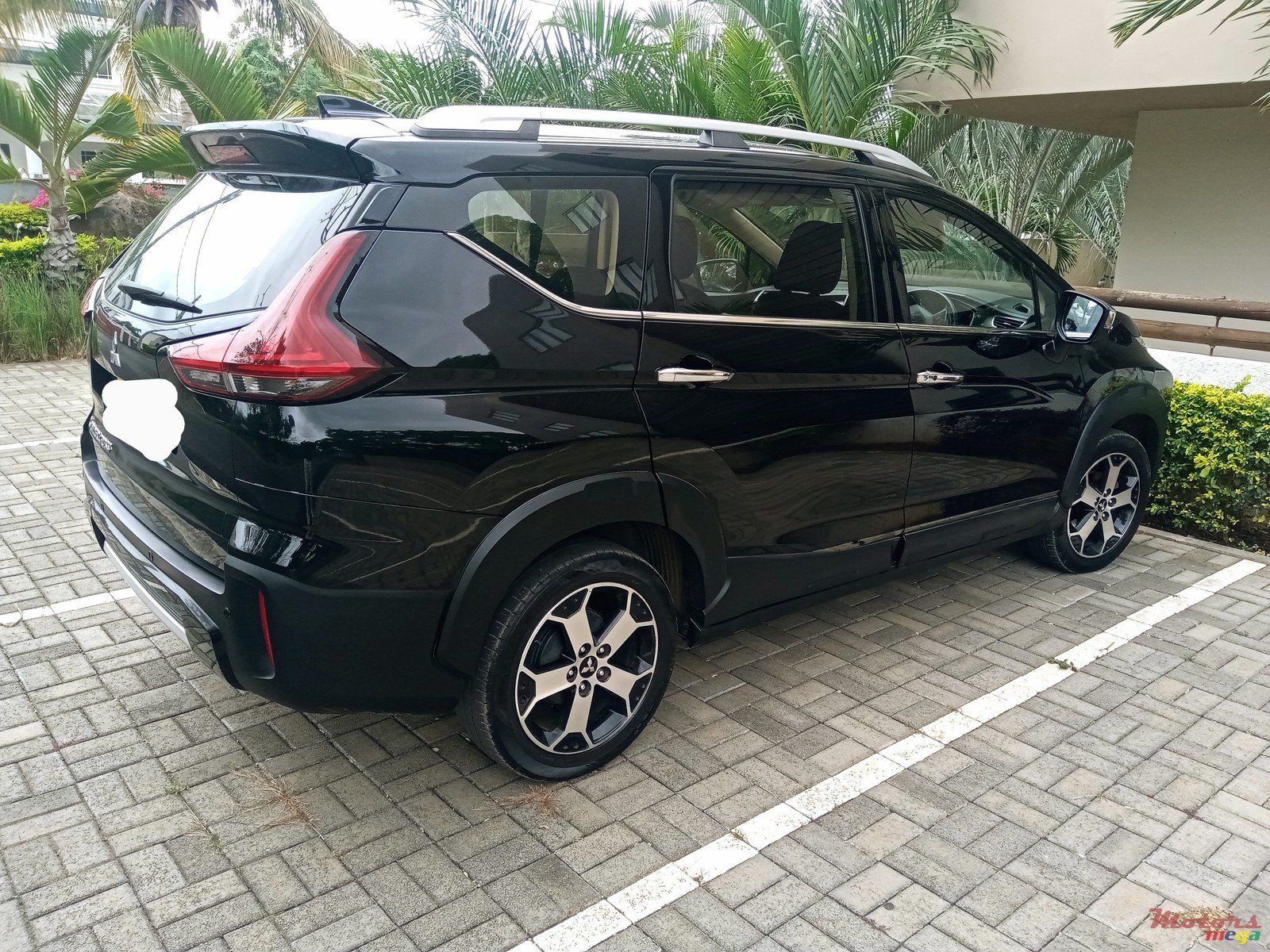 2022' Mitsubishi Outlander XL 0 photo #3