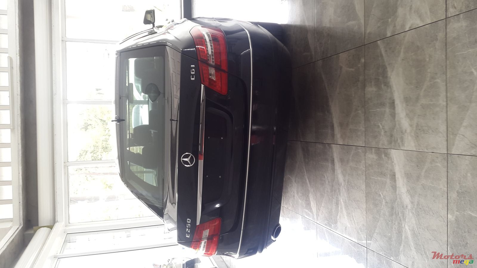 2010' Mercedes-Benz E-Class photo #2