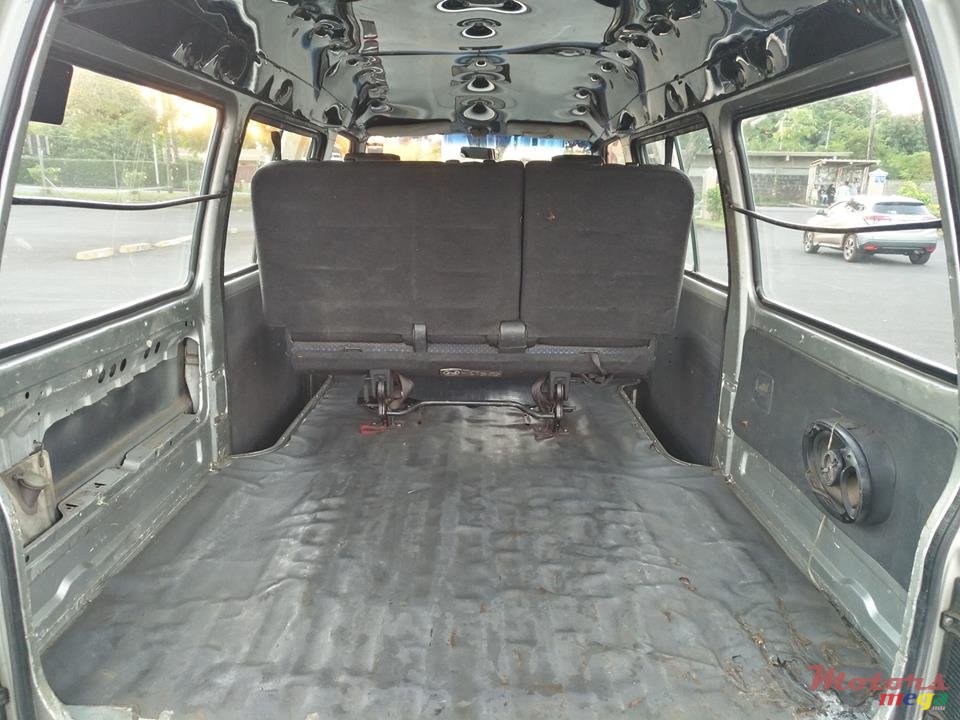 2002' Nissan Vanette photo #5