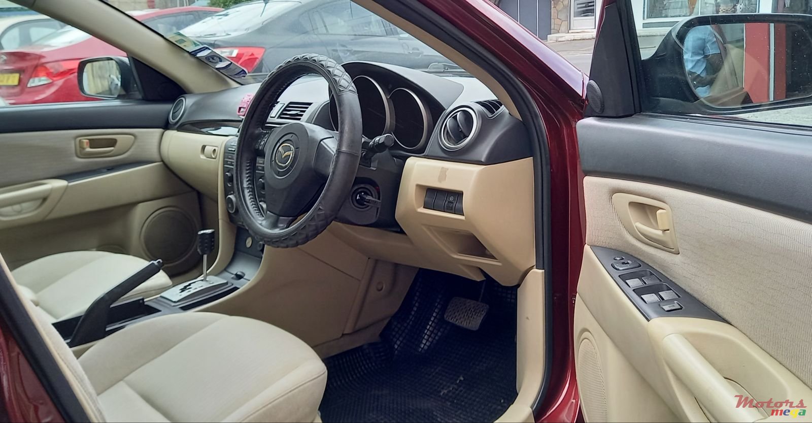 2009' Mazda 3 Hatchback photo #5