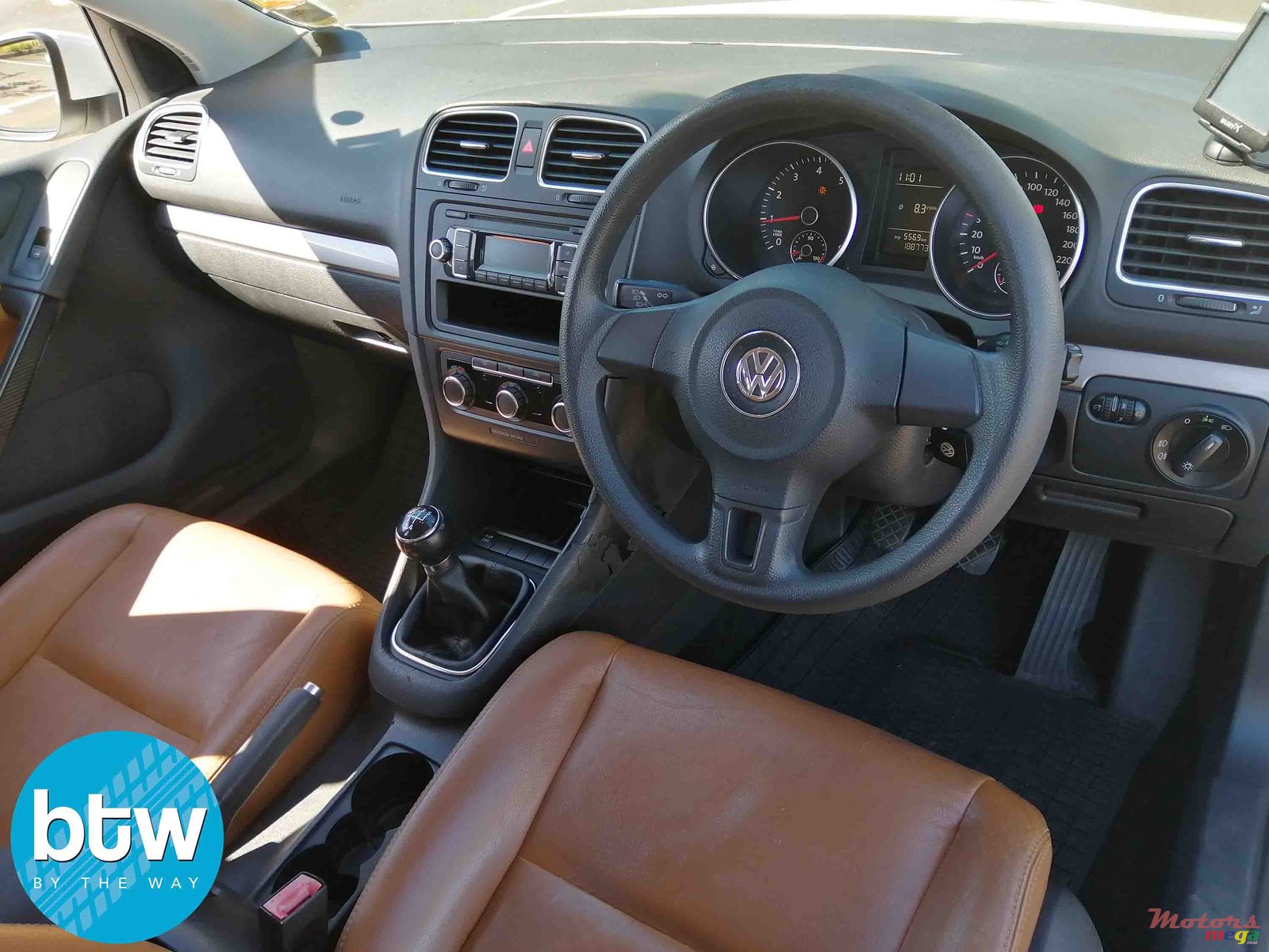2009' Volkswagen Golf photo #6