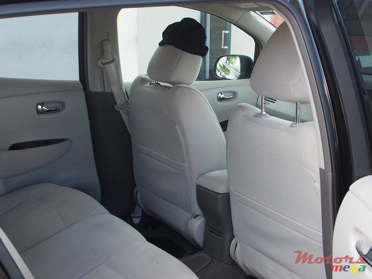 2012' Nissan Leaf photo #6