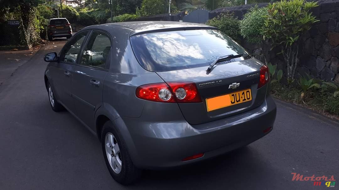 2010' Chevrolet Optra photo #4