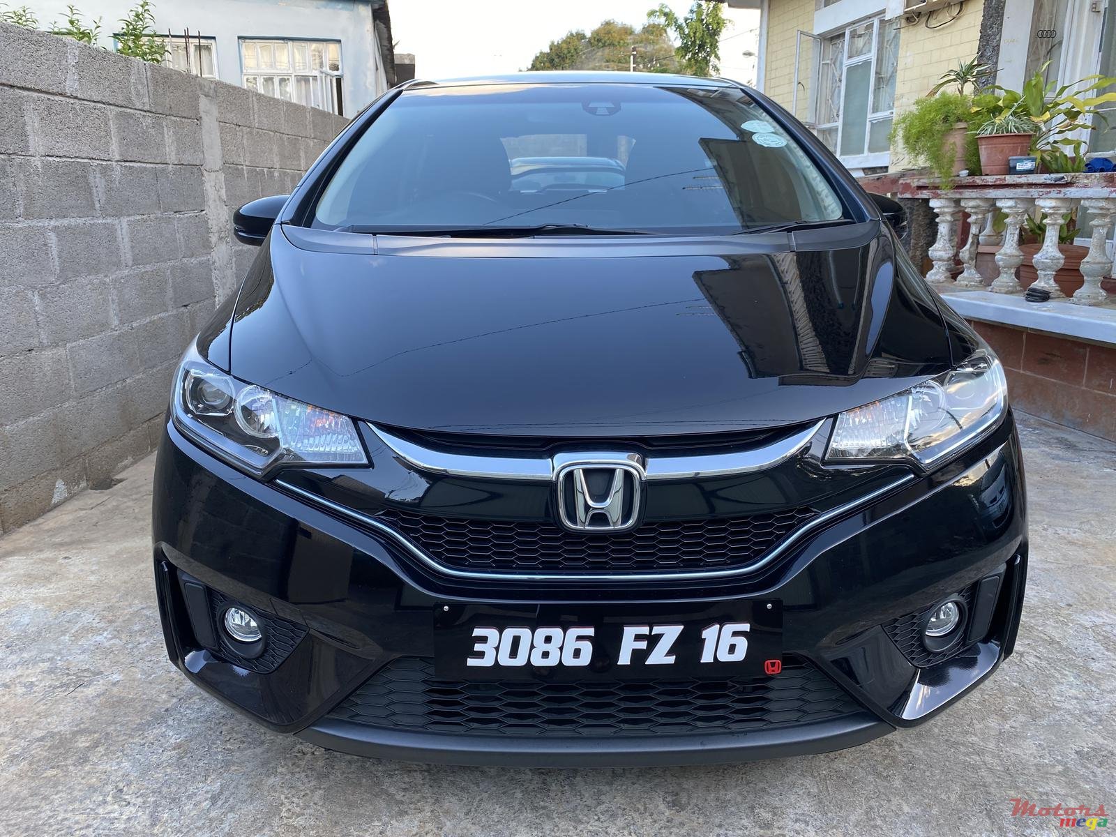 2016' Honda Fit Hybrid photo #6