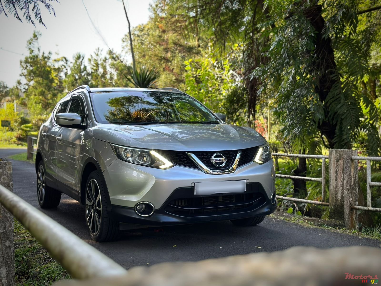 2015' Nissan Qashqai 1.6 Diesel Automatic photo #1