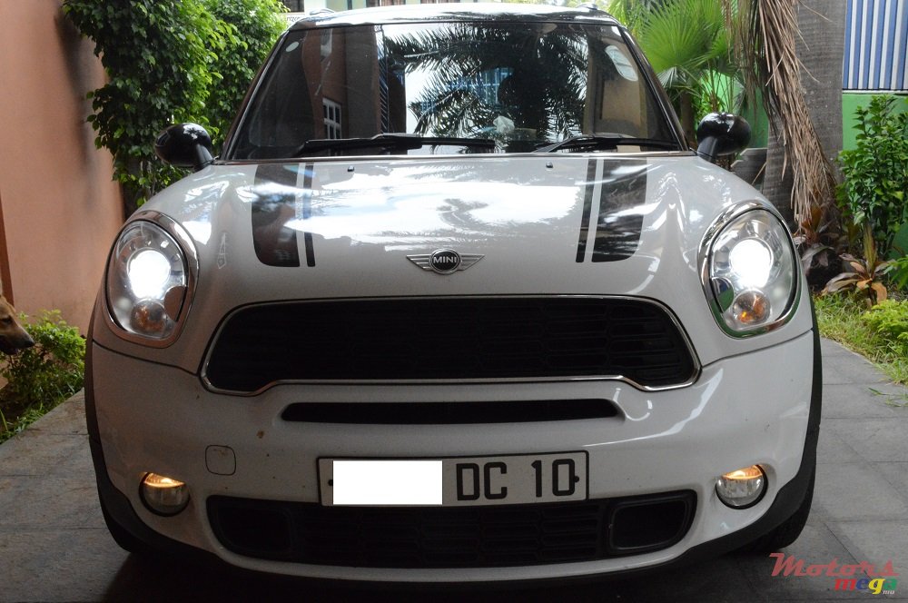 2010' MINI Cooper Countryman Cooper S photo #1