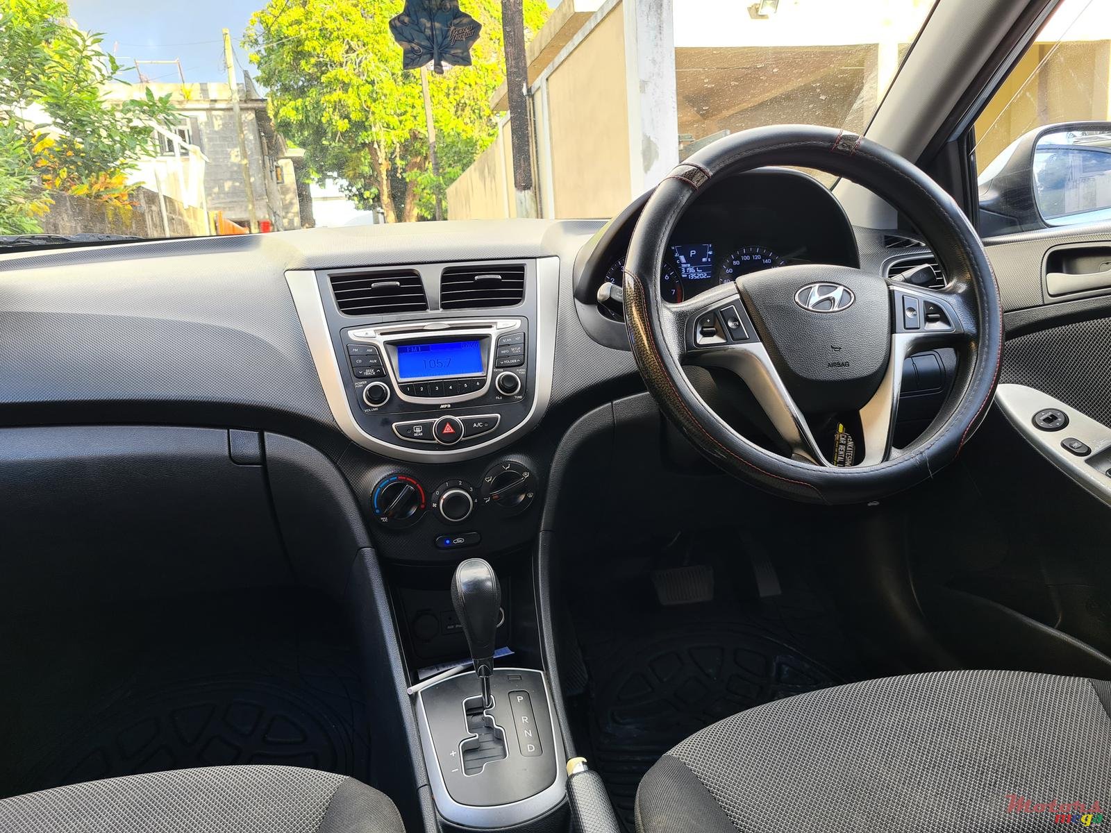 2012' Hyundai Accent Automatic photo #6