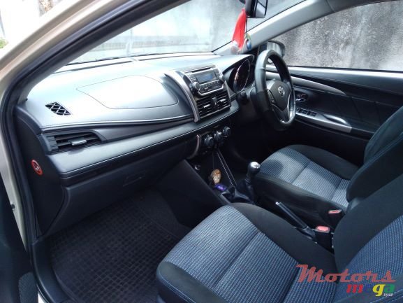 2016' Toyota Yaris photo #4