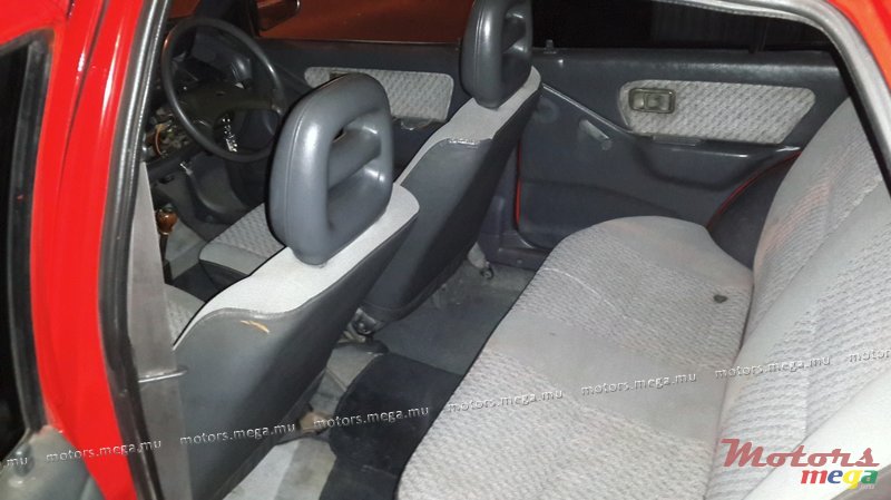 1993' Daihatsu Charade photo #5