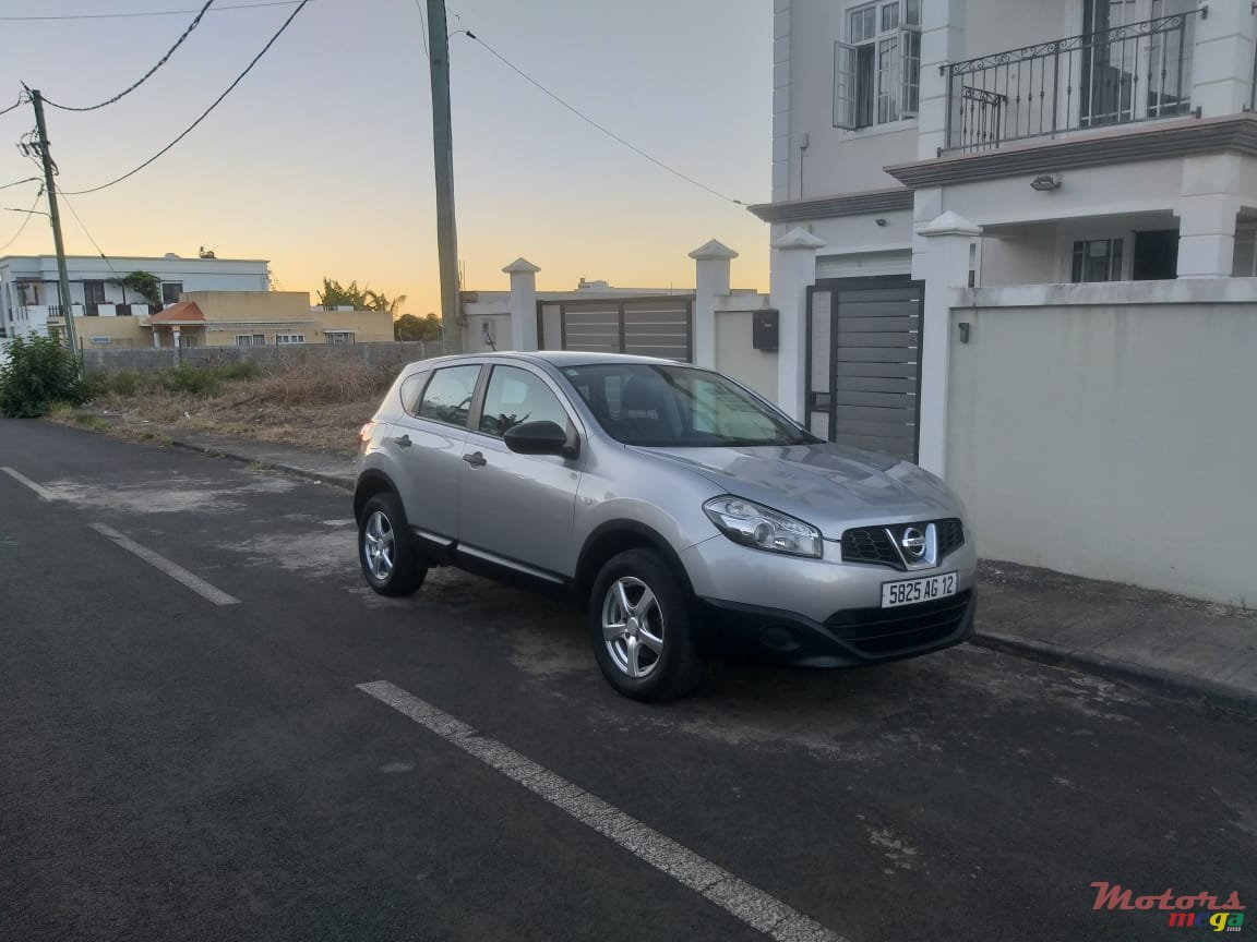 2012' Nissan Qashqai photo #1
