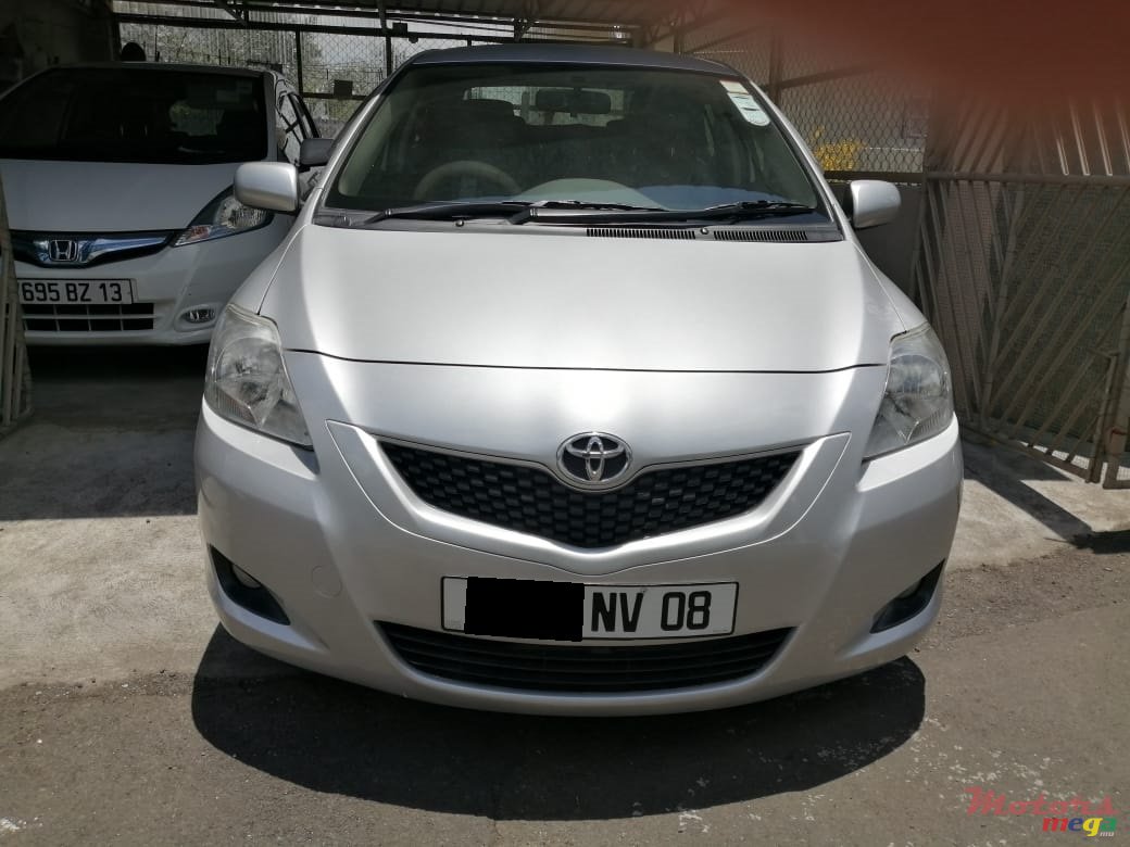 2008' Toyota Yaris photo #2
