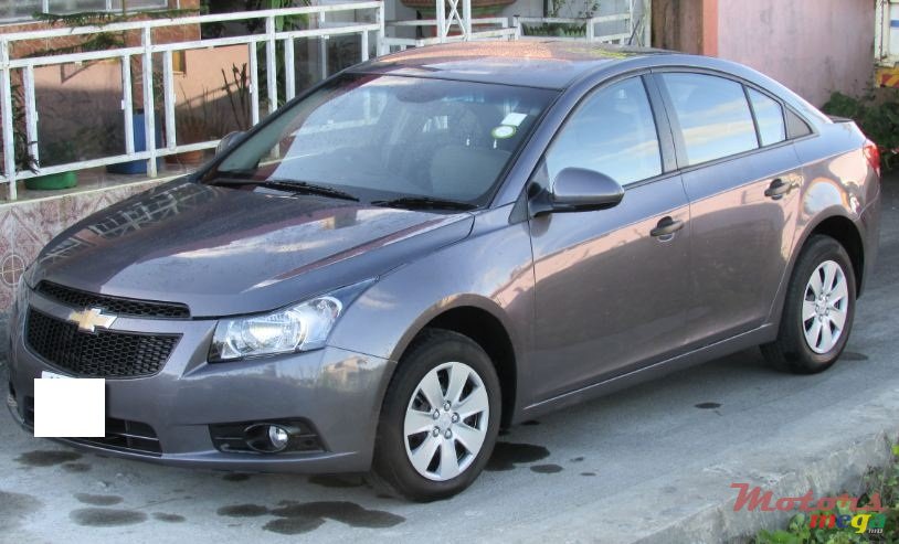 2012' Chevrolet Cruze Full Option photo #3