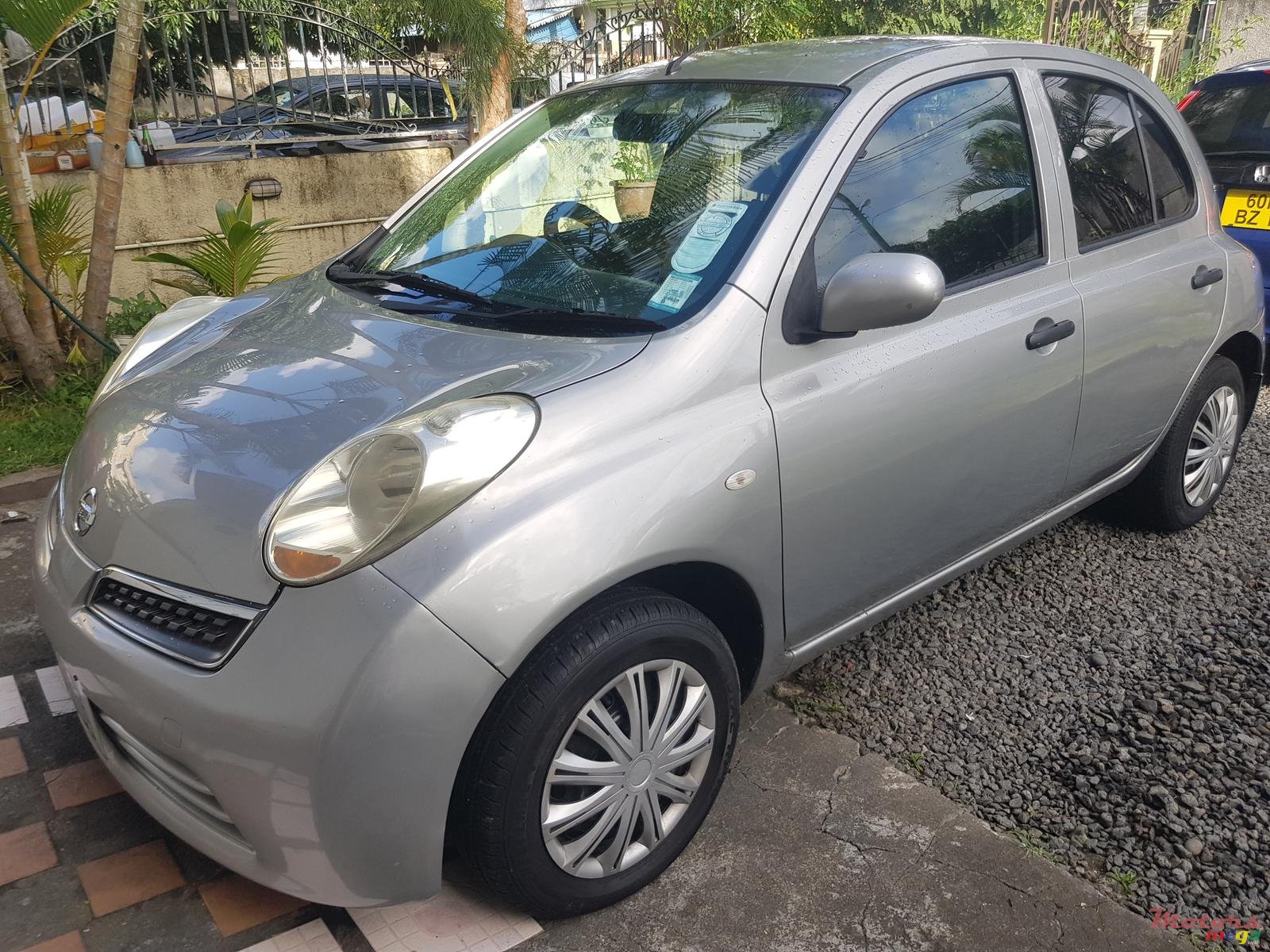 2009' Nissan photo #2