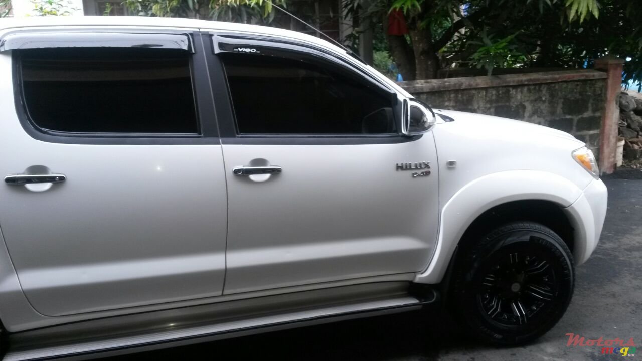 2008' Toyota Hilux photo #3