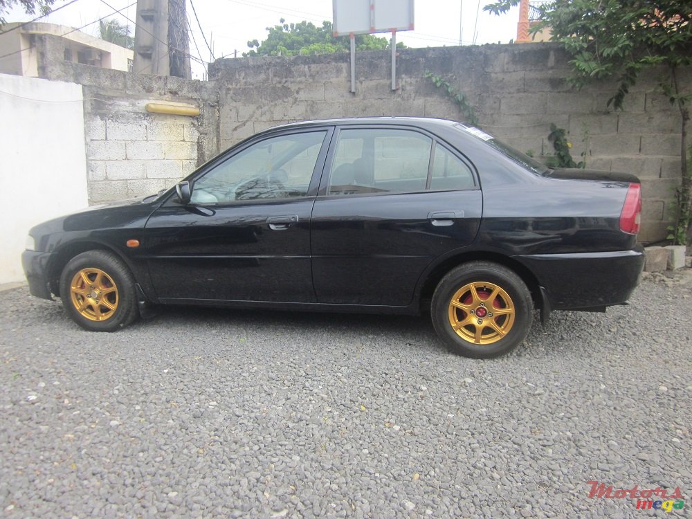 1998' Mitsubishi Lancer GLX photo #3