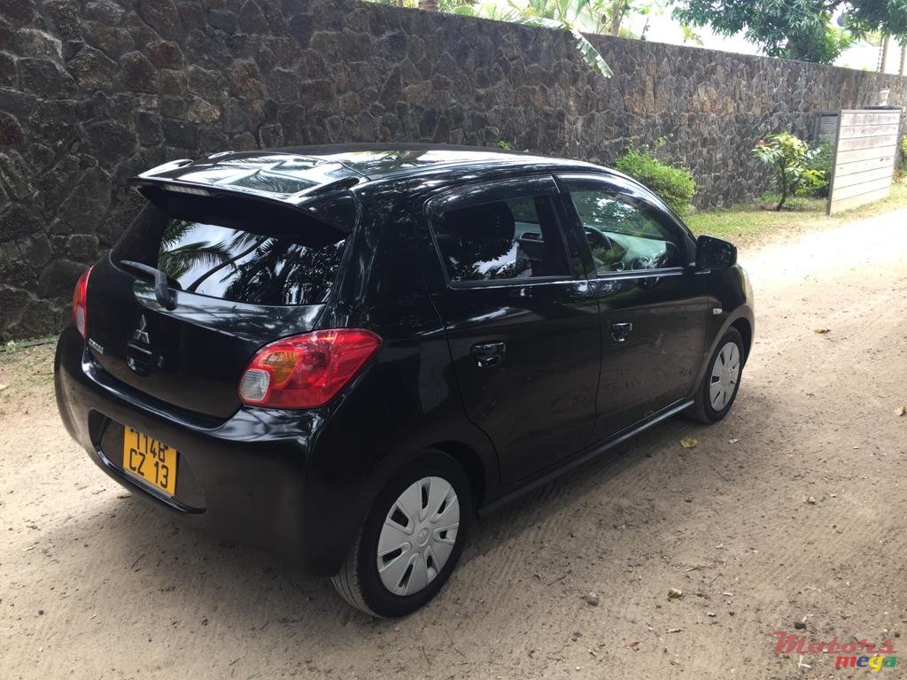 2013' Mitsubishi Mirage photo #1