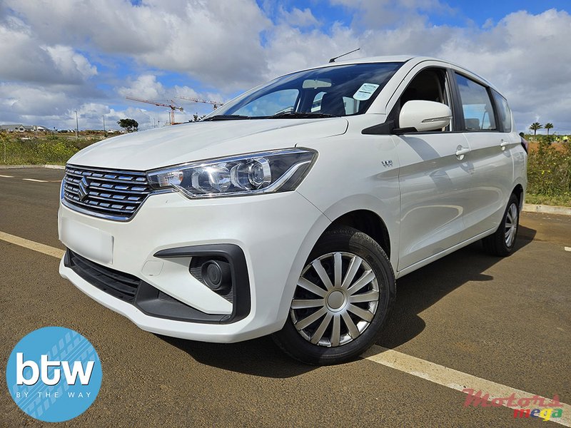 2019' Suzuki Ertiga photo #2