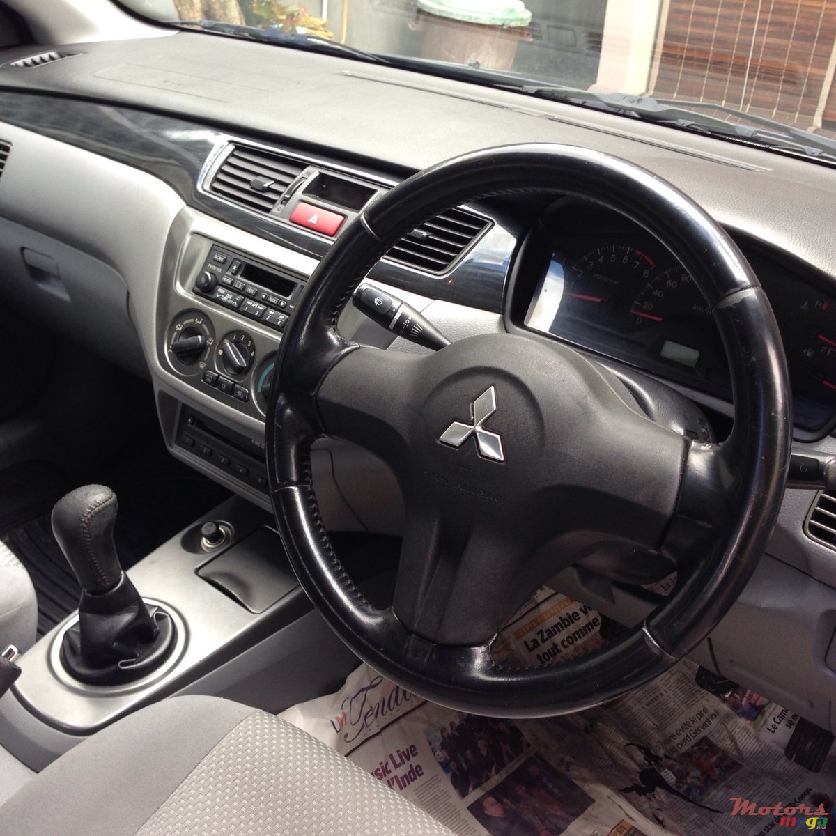 2007' Mitsubishi Lancer photo #2