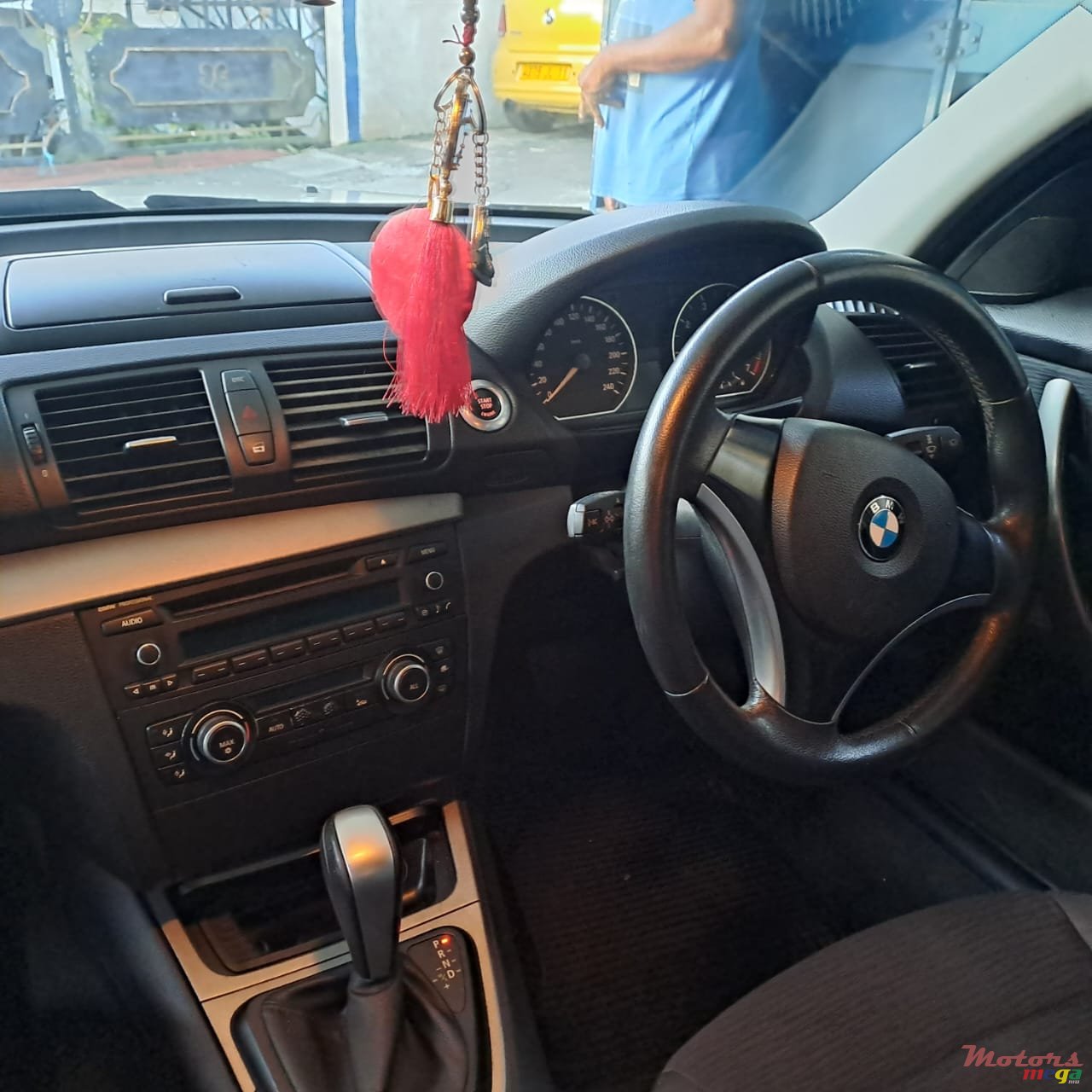 2011' BMW 116 photo #6