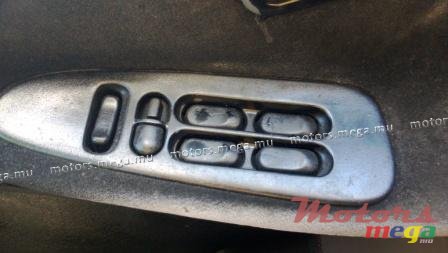 1992' Nissan photo #3