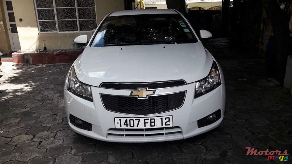 2012' Chevrolet Cruze photo #1