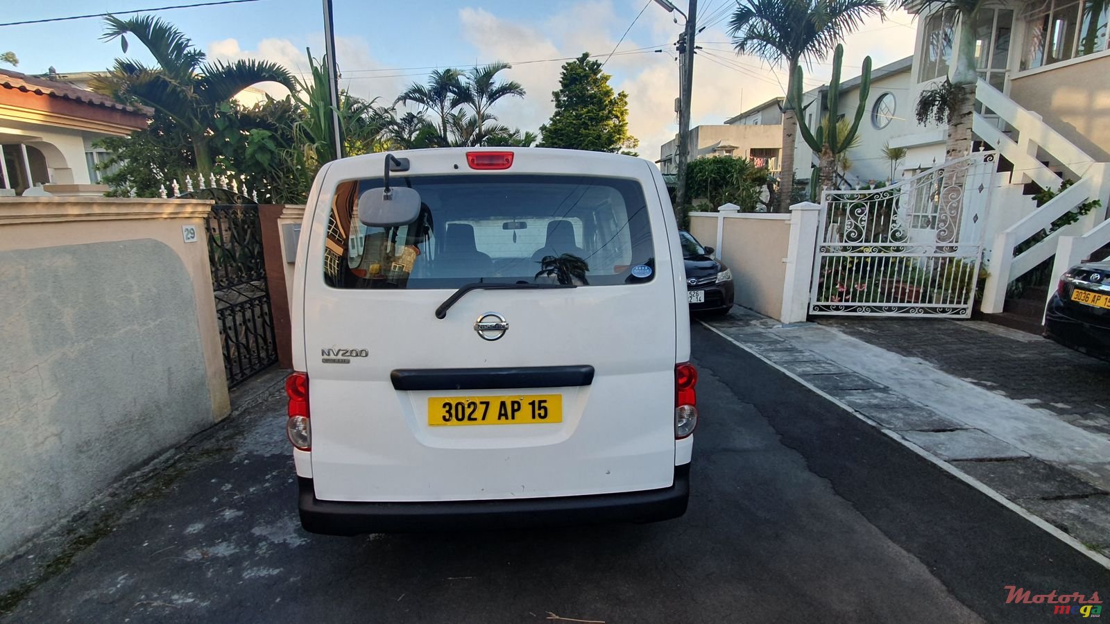 2015' Nissan NV photo #6