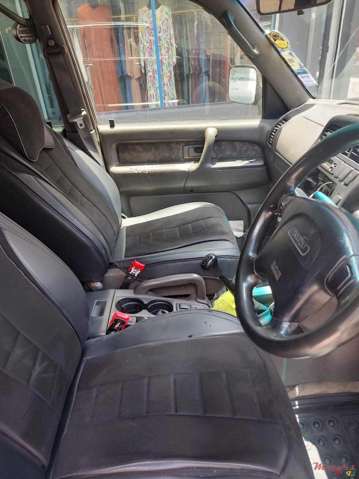 2002' Isuzu Trooper photo #6