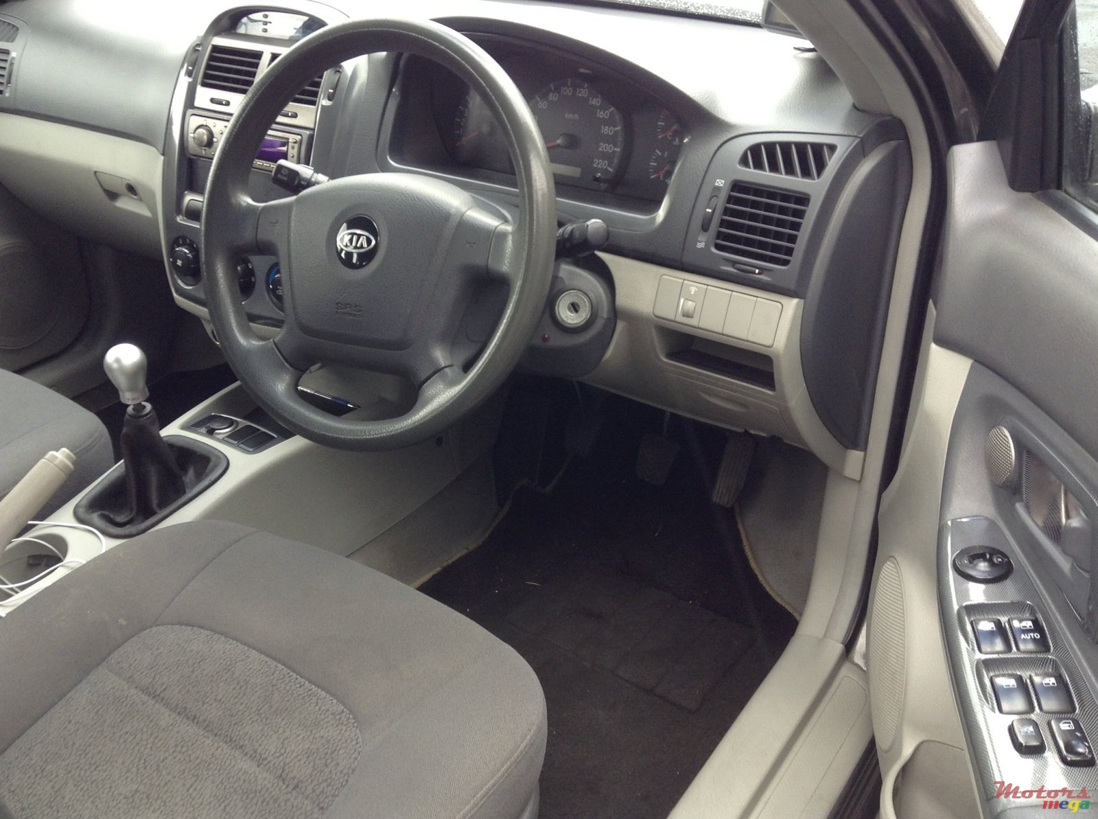 2005' Kia Cerato photo #3