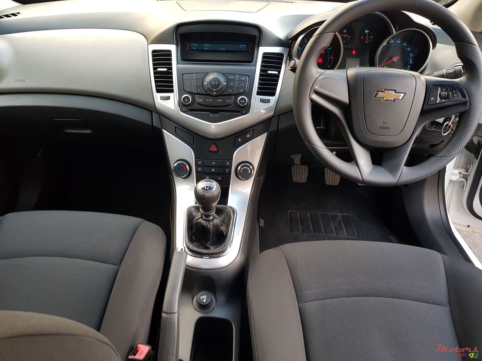 2014' Chevrolet Cruze photo #5