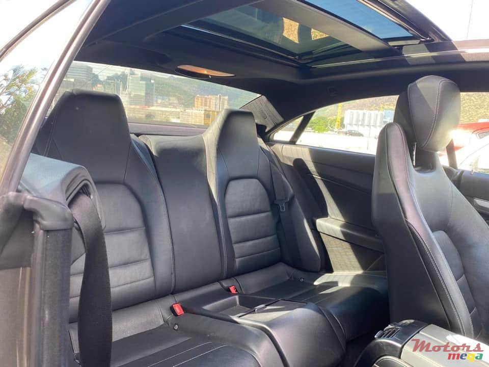 2012' Mercedes-Benz E-Class photo #3