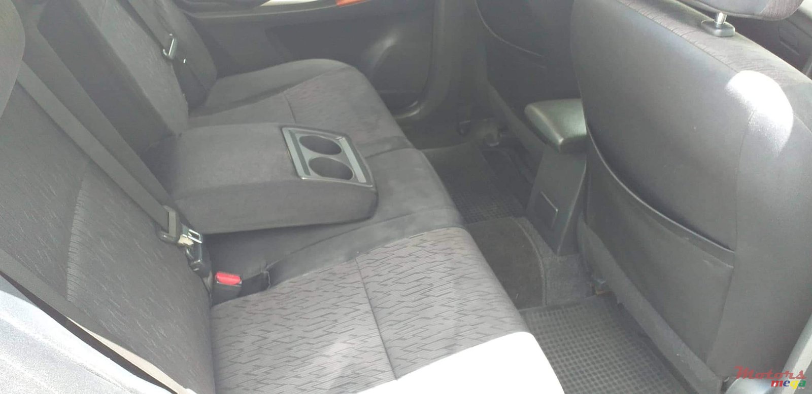 2010' Toyota Crown allion photo #3