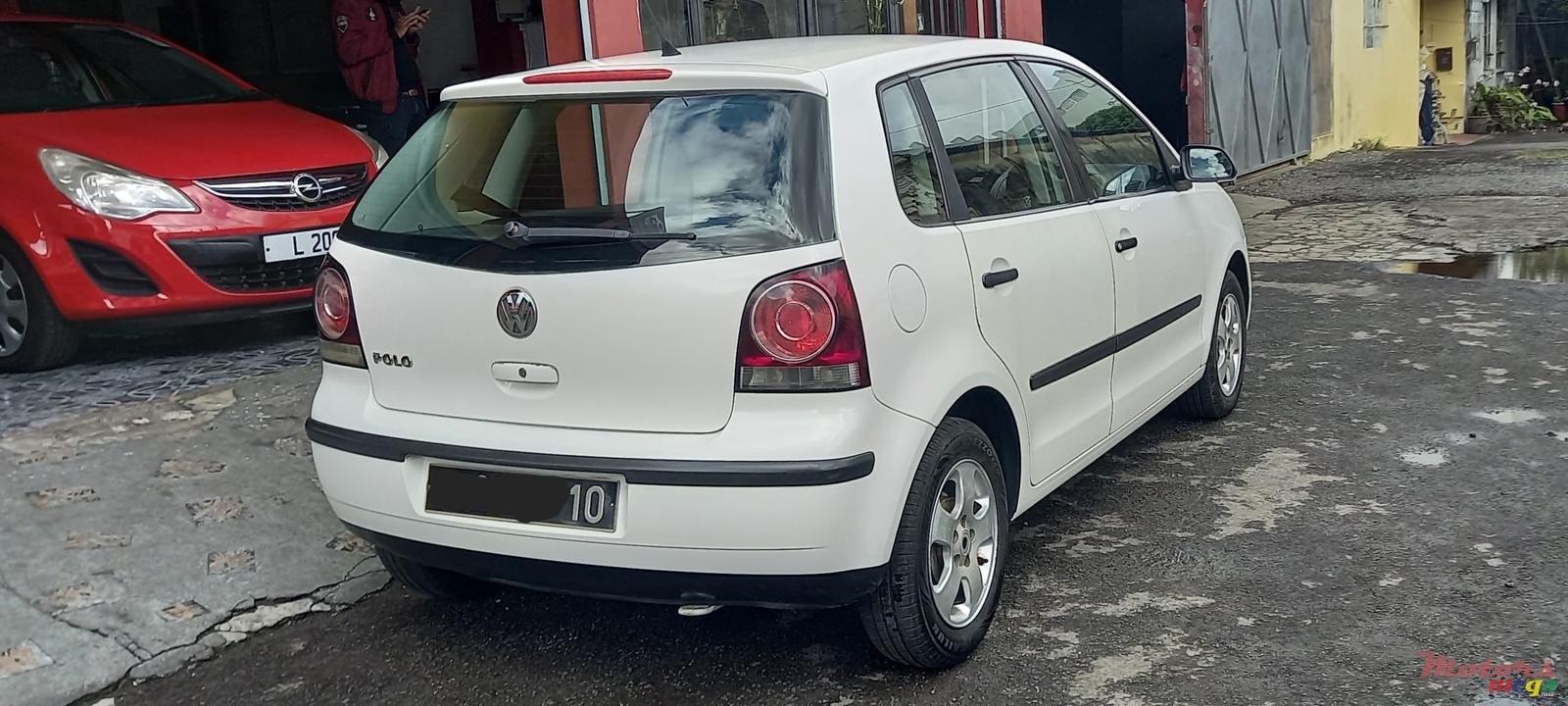 2010' Volkswagen Polo photo #5