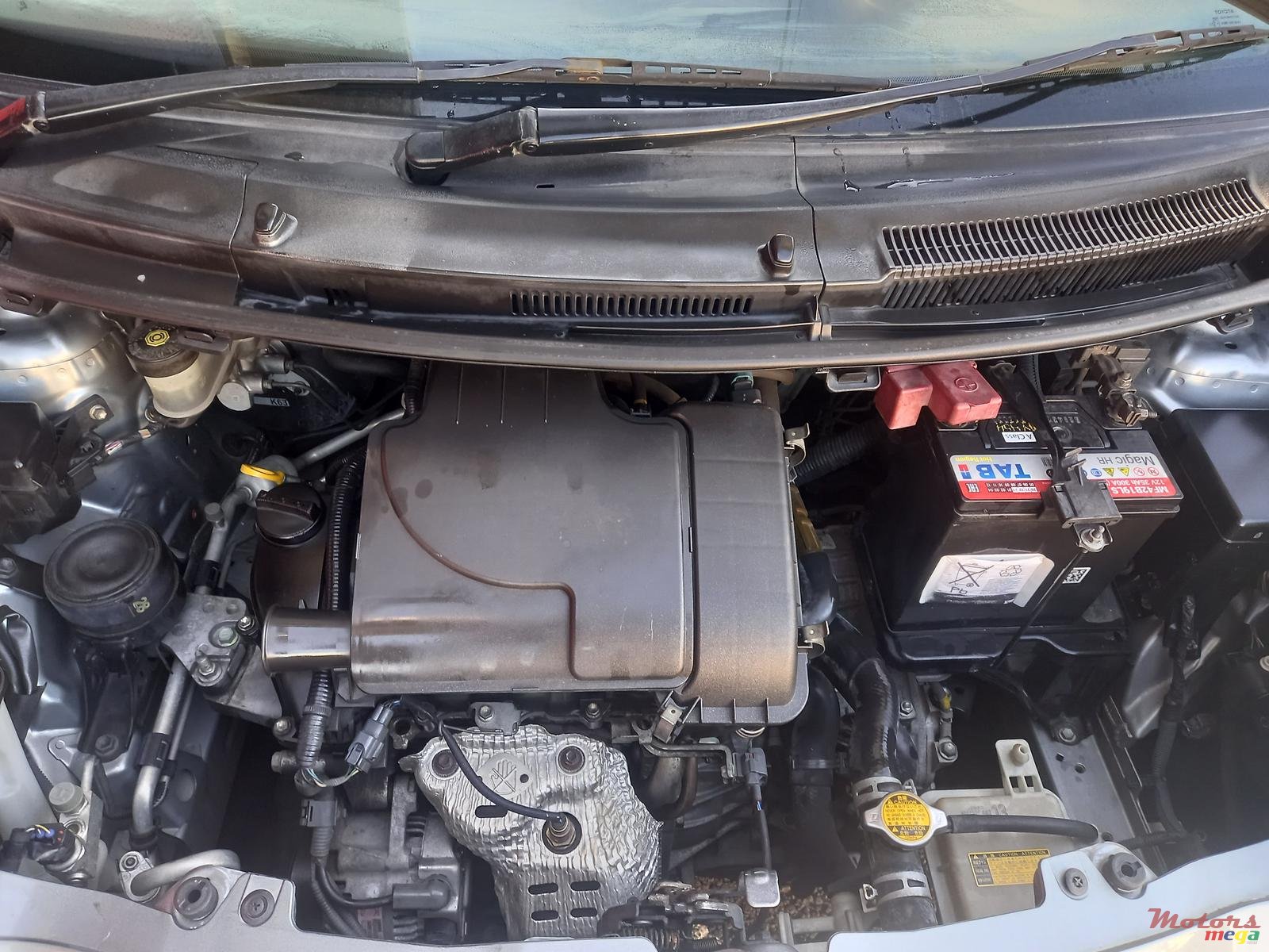 2010' Toyota Vitz photo #7