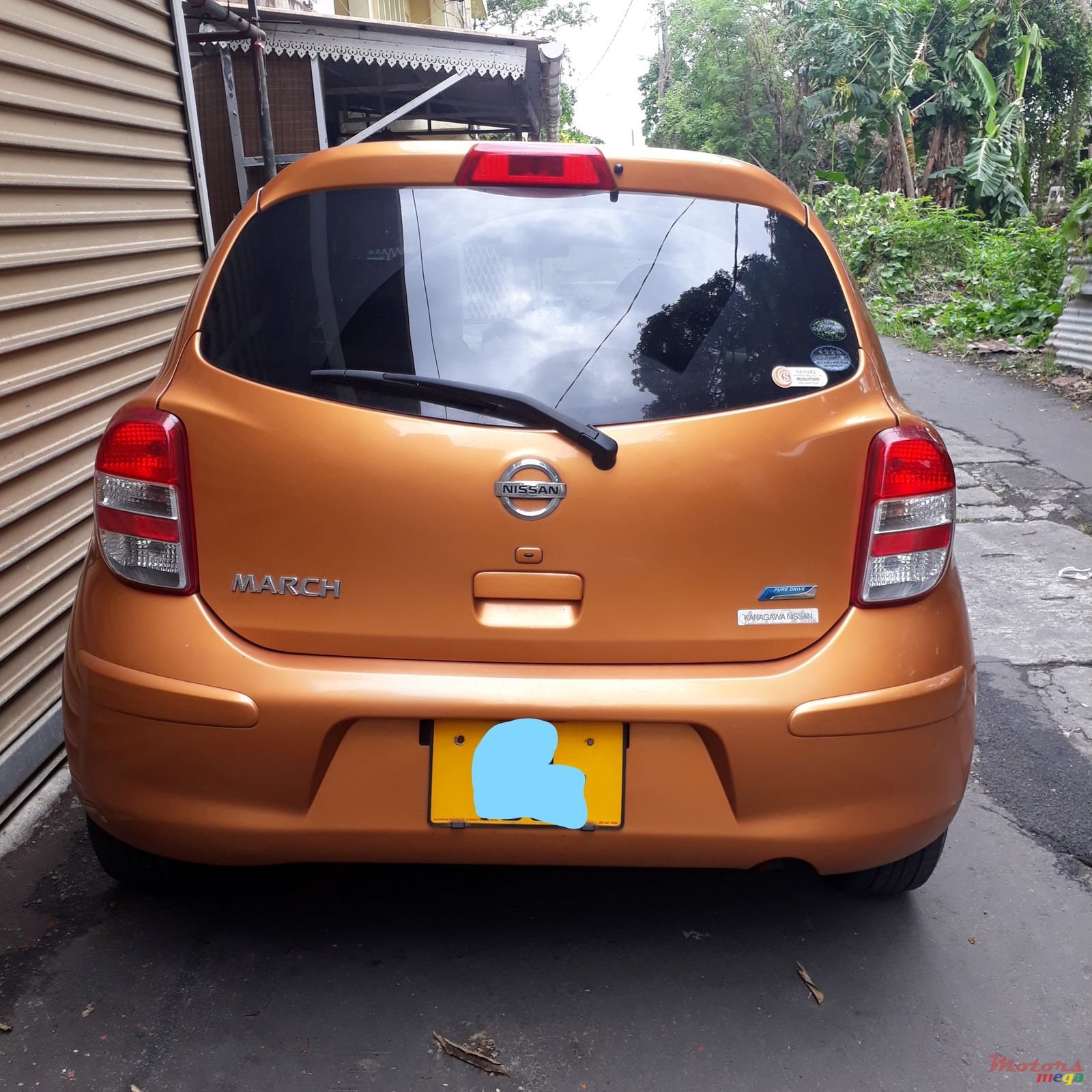 2011' Nissan photo #2