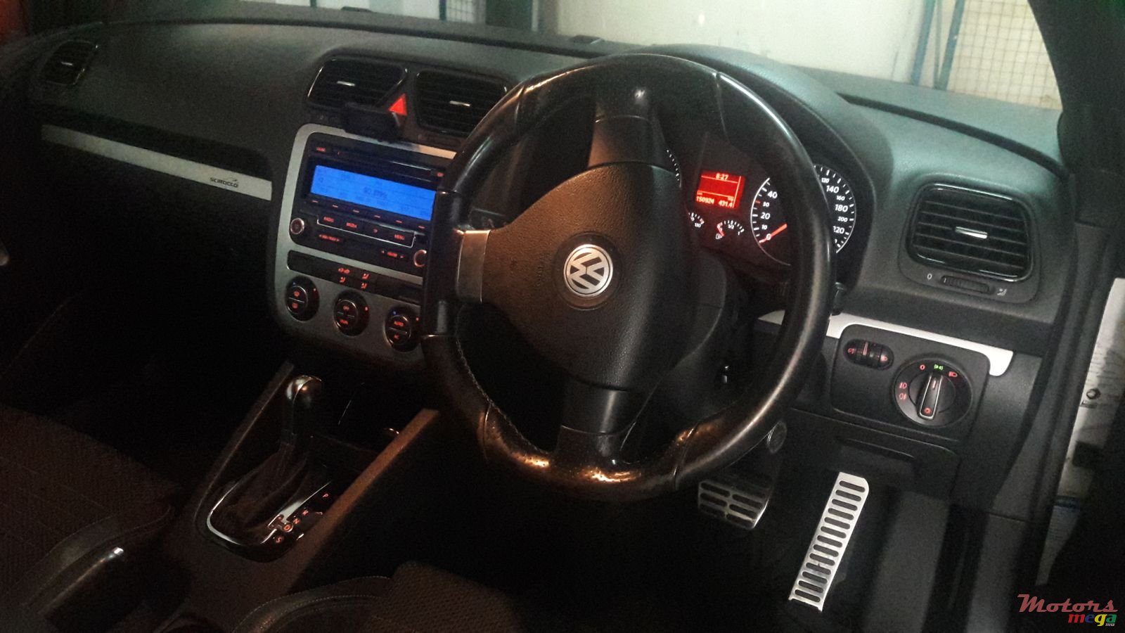 2009' Volkswagen Scirocco 1.4 TSI photo #5