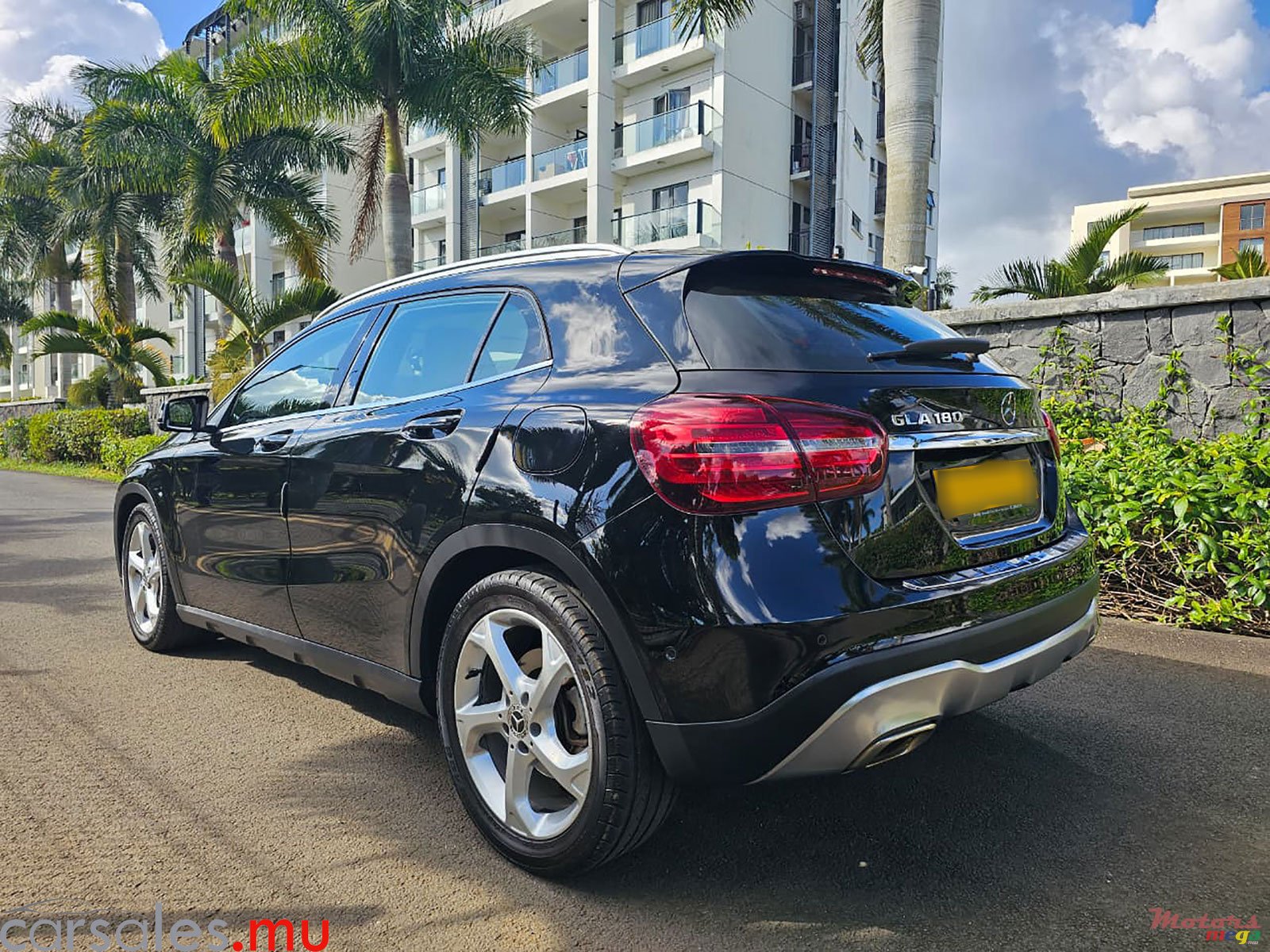 2020' Mercedes-Benz GLA 180 Urban 1.6 photo #4