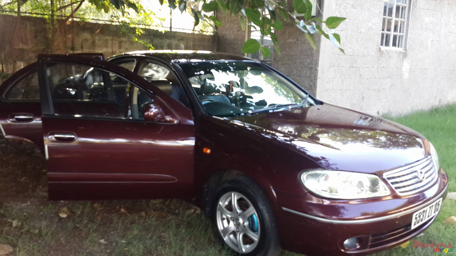 2005' Nissan Sunny photo #1