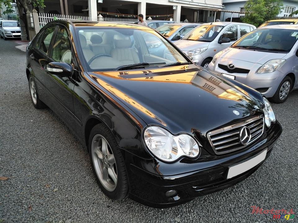 2007' Mercedes-Benz C-Class C180 Kompressor photo #2