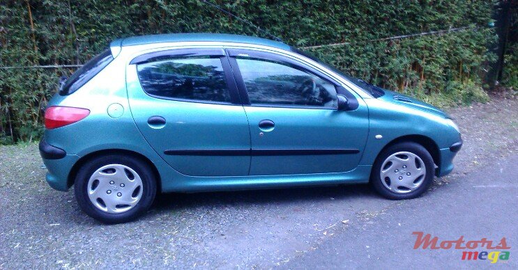 2002' Peugeot 206 . photo #1