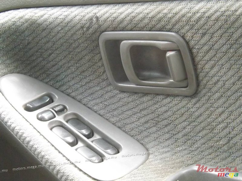 1994' Nissan Sentra photo #6