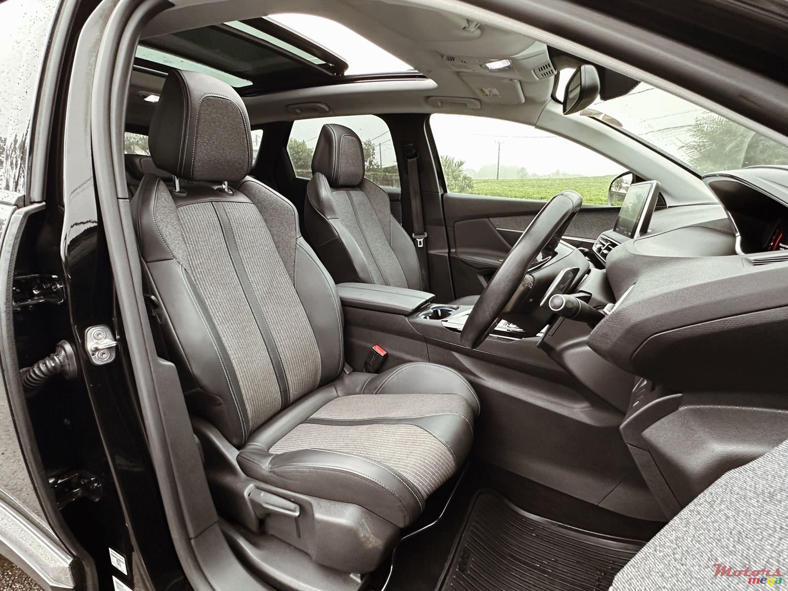 2021' Peugeot 3008 Allure 1.6 Turbo photo #6