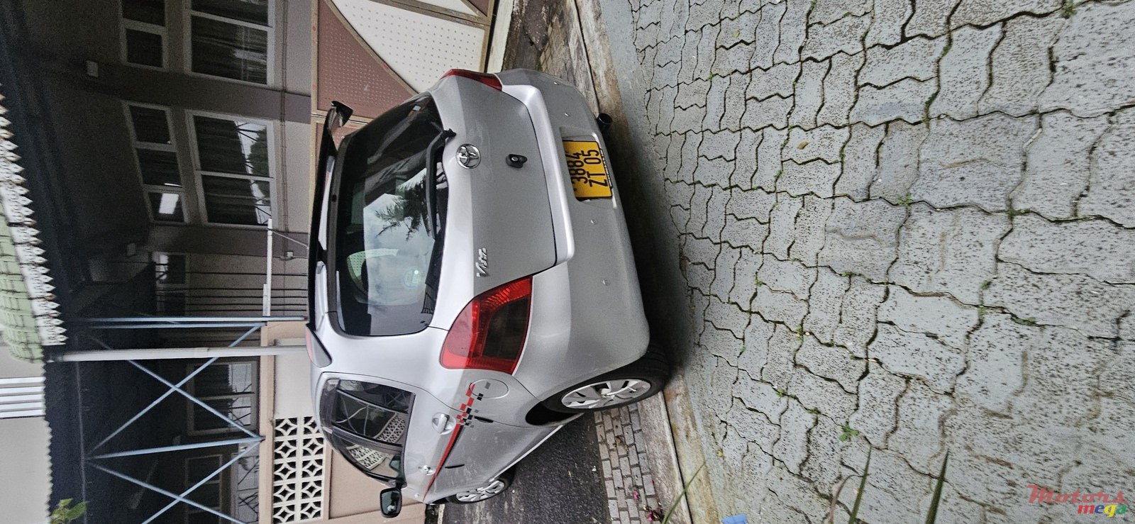 2005' Toyota Vitz 990cc photo #3