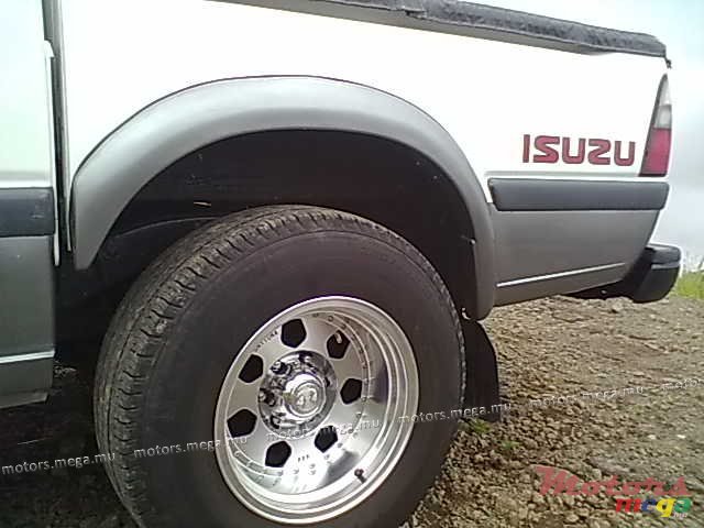 2001' Isuzu 4X4 LS JAPAN photo #7